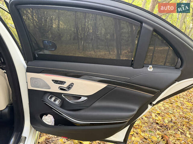 Белый Мерседес С Класс, объемом двигателя 5.46 л и пробегом 59 тыс. км за 91000 $, фото 56 на Automoto.ua