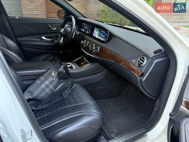 Білий Мерседес С Клас, об'ємом двигуна 3.98 л та пробігом 75 тис. км за 53000 $, фото 8 на Automoto.ua
