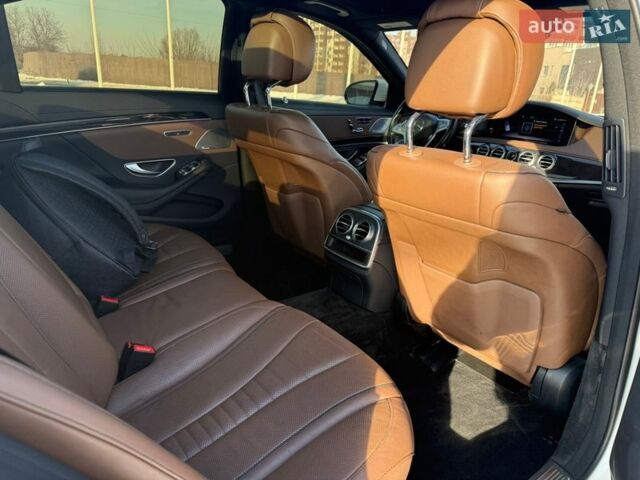 Белый Мерседес С Класс, объемом двигателя 4 л и пробегом 89 тыс. км за 65000 $, фото 35 на Automoto.ua