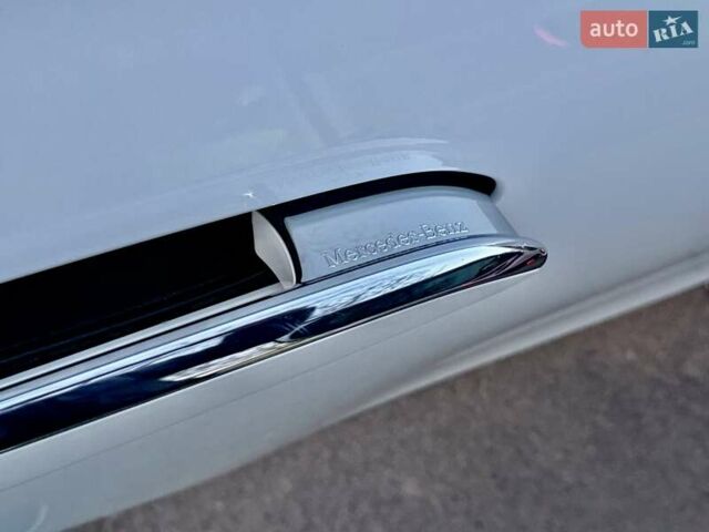 Білий Мерседес С Клас, об'ємом двигуна 3 л та пробігом 36 тис. км за 127000 $, фото 114 на Automoto.ua