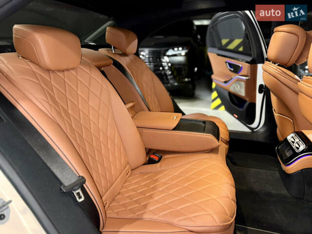 Мерседес С Клас 2021 у Києві на Automoto.ua Білий Мерседес С Клас, об'ємом двигуна 3.98 л та пробігом 29 тис. км за 91000 $, фото 31 на Automoto.ua