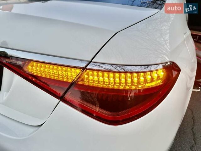 Білий Мерседес С Клас, об'ємом двигуна 3 л та пробігом 36 тис. км за 127000 $, фото 126 на Automoto.ua