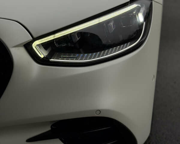 Белый Мерседес С Класс, объемом двигателя 4 л и пробегом 140 тыс. км за 100000 $, фото 19 на Automoto.ua