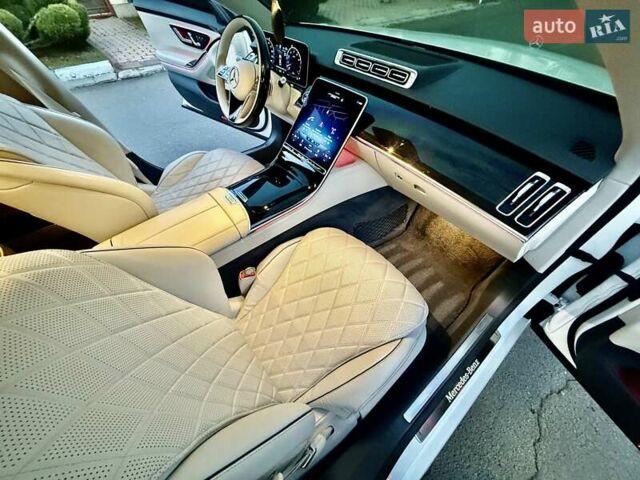 Білий Мерседес С Клас, об'ємом двигуна 3 л та пробігом 36 тис. км за 127000 $, фото 37 на Automoto.ua
