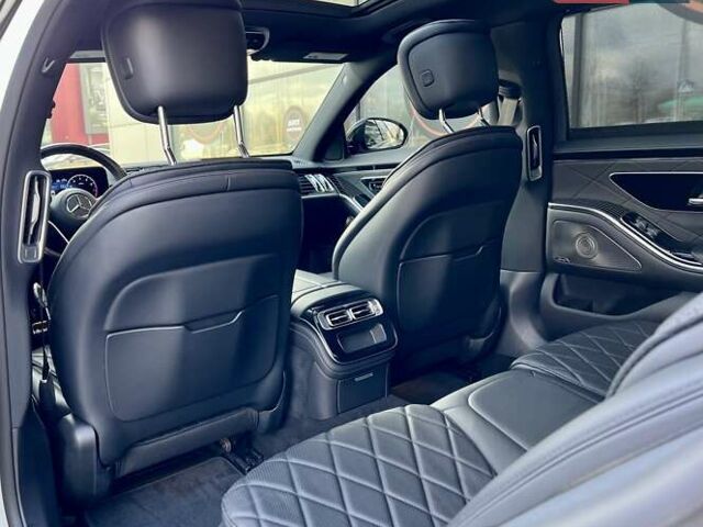 Белый Мерседес С Класс, объемом двигателя 3.98 л и пробегом 42 тыс. км за 102900 $, фото 29 на Automoto.ua