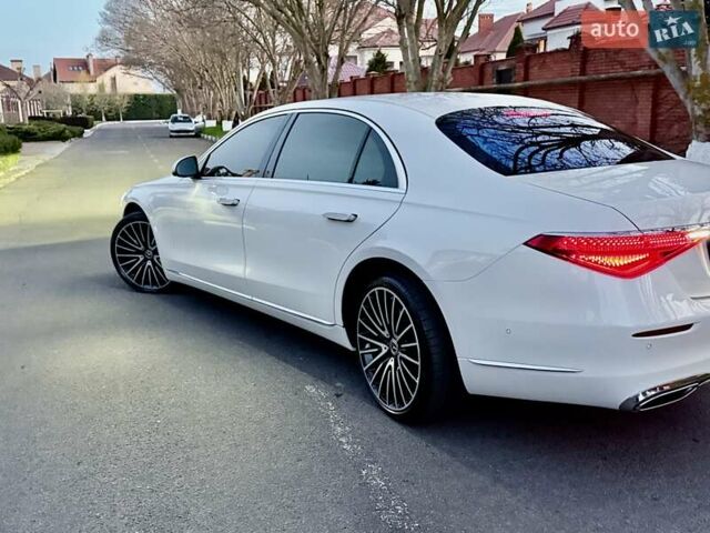 Білий Мерседес С Клас, об'ємом двигуна 3 л та пробігом 36 тис. км за 127000 $, фото 93 на Automoto.ua