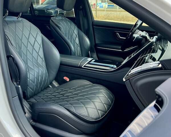 Белый Мерседес С Класс, объемом двигателя 3.98 л и пробегом 42 тыс. км за 102900 $, фото 51 на Automoto.ua