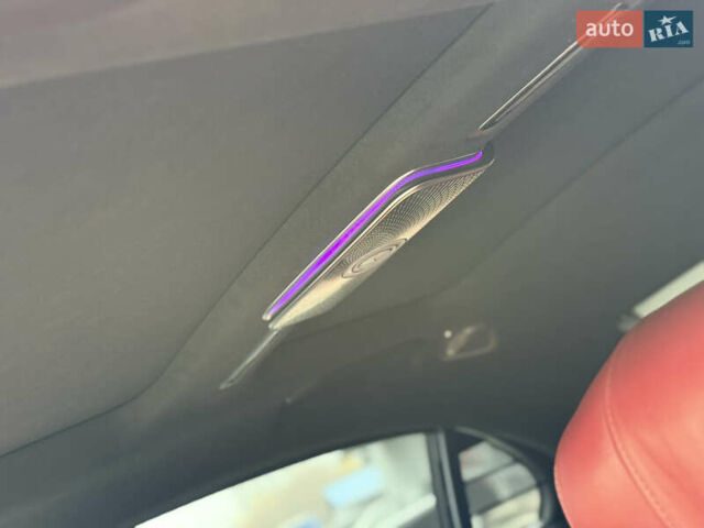 Белый Мерседес С Класс, объемом двигателя 4 л и пробегом 140 тыс. км за 100000 $, фото 36 на Automoto.ua