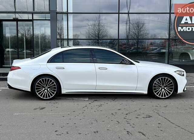 Белый Мерседес С Класс, объемом двигателя 3.98 л и пробегом 42 тыс. км за 102900 $, фото 3 на Automoto.ua