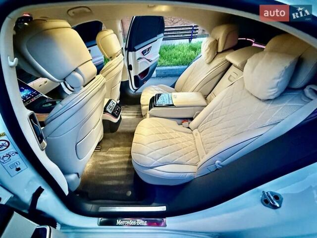 Білий Мерседес С Клас, об'ємом двигуна 3 л та пробігом 36 тис. км за 127000 $, фото 56 на Automoto.ua