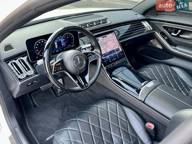 Білий Мерседес С Клас, об'ємом двигуна 3.98 л та пробігом 42 тис. км за 96999 $, фото 22 на Automoto.ua