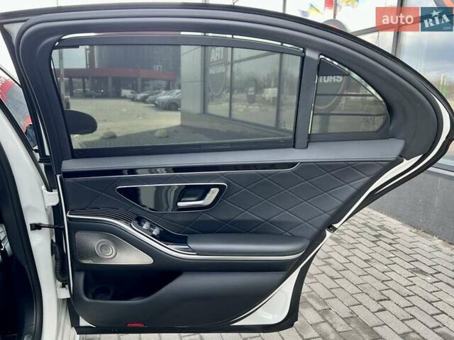 Белый Мерседес С Класс, объемом двигателя 3.98 л и пробегом 42 тыс. км за 102900 $, фото 44 на Automoto.ua