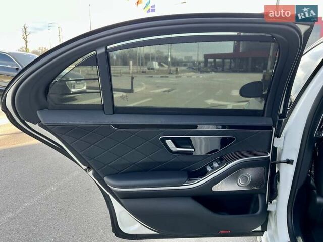 Белый Мерседес С Класс, объемом двигателя 3.98 л и пробегом 42 тыс. км за 102900 $, фото 26 на Automoto.ua