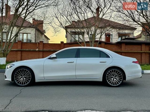 Білий Мерседес С Клас, об'ємом двигуна 3 л та пробігом 36 тис. км за 127000 $, фото 2 на Automoto.ua