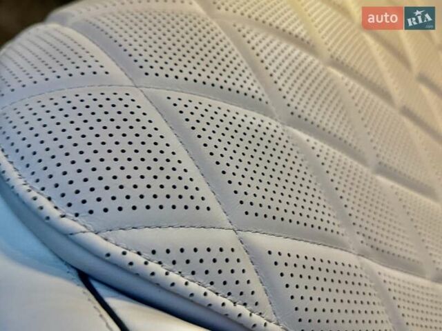 Білий Мерседес С Клас, об'ємом двигуна 3 л та пробігом 36 тис. км за 127000 $, фото 122 на Automoto.ua