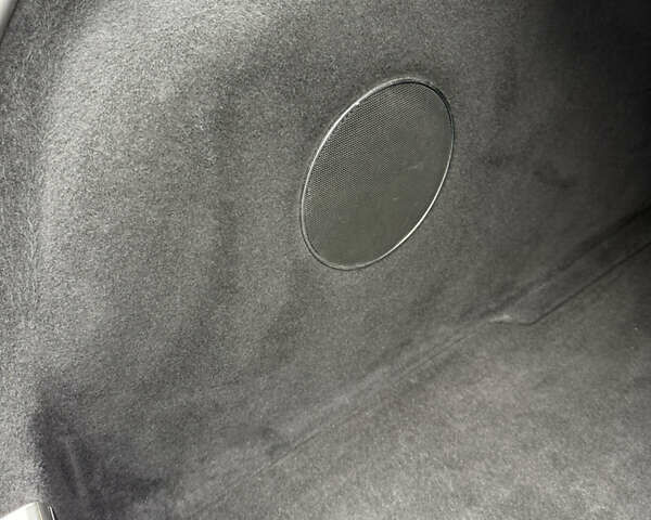 Белый Мерседес С Класс, объемом двигателя 4 л и пробегом 140 тыс. км за 100000 $, фото 38 на Automoto.ua