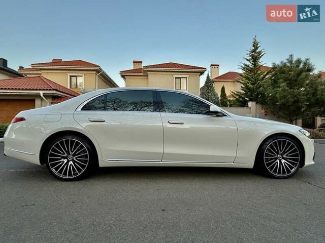 Білий Мерседес С Клас, об'ємом двигуна 3 л та пробігом 36 тис. км за 127000 $, фото 4 на Automoto.ua