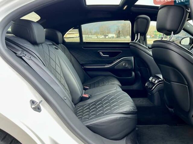 Белый Мерседес С Класс, объемом двигателя 3.98 л и пробегом 42 тыс. км за 102900 $, фото 46 на Automoto.ua