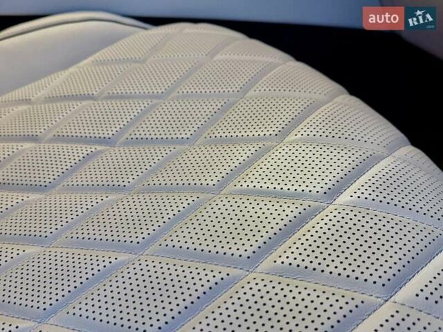 Білий Мерседес С Клас, об'ємом двигуна 3 л та пробігом 36 тис. км за 127000 $, фото 134 на Automoto.ua