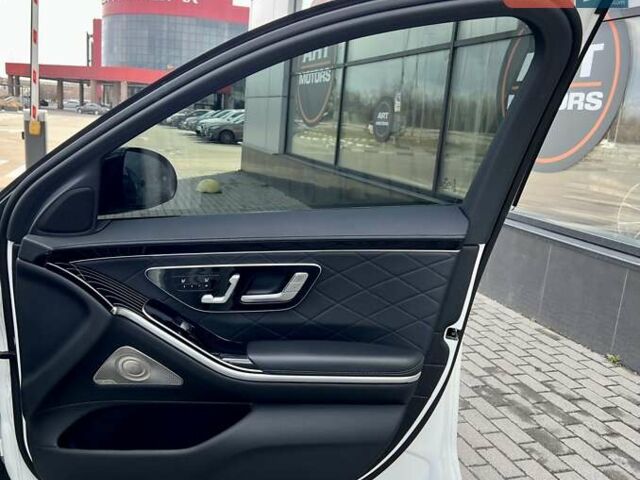 Белый Мерседес С Класс, объемом двигателя 3.98 л и пробегом 42 тыс. км за 102900 $, фото 47 на Automoto.ua