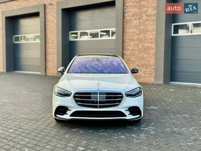 Белый Мерседес С Класс, объемом двигателя 4 л и пробегом 76 тыс. км за 90000 $, фото 1 на Automoto.ua