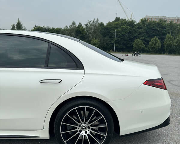 Білий Мерседес С Клас, об'ємом двигуна 2.93 л та пробігом 49 тис. км за 120000 $, фото 15 на Automoto.ua
