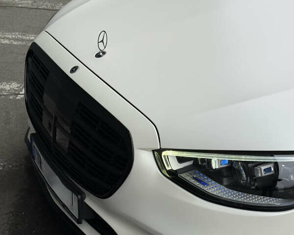 Белый Мерседес С Класс, объемом двигателя 4 л и пробегом 140 тыс. км за 100000 $, фото 18 на Automoto.ua