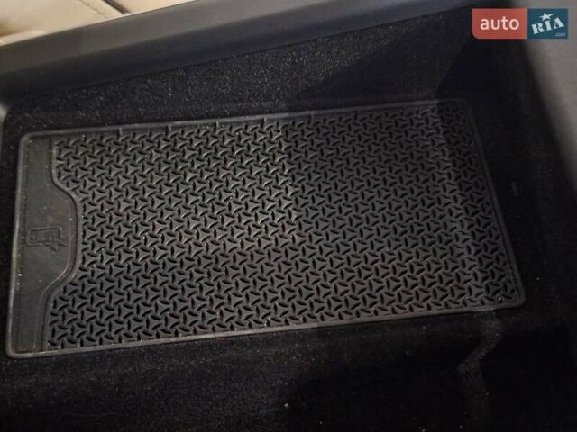 Білий Мерседес С Клас, об'ємом двигуна 3 л та пробігом 36 тис. км за 107000 $, фото 31 на Automoto.ua