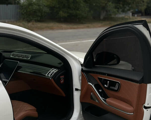 Белый Мерседес С Класс, объемом двигателя 3 л и пробегом 77 тыс. км за 113000 $, фото 18 на Automoto.ua