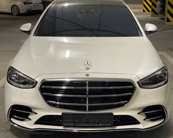 Білий Мерседес С Клас, об'ємом двигуна 3.98 л та пробігом 6 тис. км за 178000 $, фото 2 на Automoto.ua