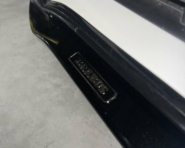 Білий Мерседес С Клас, об'ємом двигуна 3.98 л та пробігом 80 тис. км за 149999 $, фото 26 на Automoto.ua