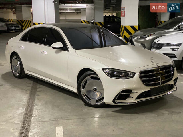 Білий Мерседес С Клас, об'ємом двигуна 3.98 л та пробігом 6 тис. км за 178000 $, фото 1 на Automoto.ua