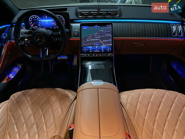 Білий Мерседес С Клас, об'ємом двигуна 3.98 л та пробігом 6 тис. км за 178000 $, фото 12 на Automoto.ua