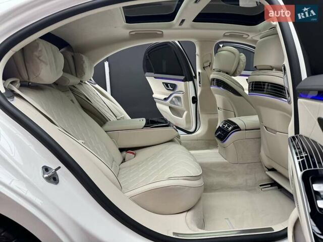 Білий Мерседес С Клас, об'ємом двигуна 3 л та пробігом 2 тис. км за 157700 $, фото 52 на Automoto.ua