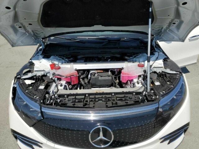 Белый Мерседес С Класс, объемом двигателя 0 л и пробегом 8 тыс. км за 23500 $, фото 10 на Automoto.ua