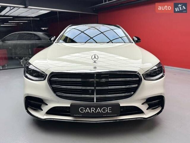 Білий Мерседес С Клас, об'ємом двигуна 3 л та пробігом 2 тис. км за 157700 $, фото 2 на Automoto.ua