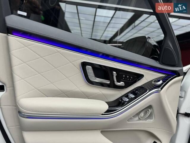 Білий Мерседес С Клас, об'ємом двигуна 3 л та пробігом 2 тис. км за 157700 $, фото 29 на Automoto.ua