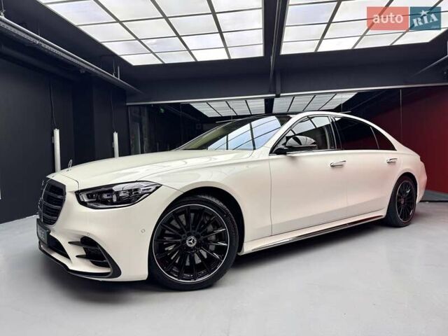 Білий Мерседес С Клас, об'ємом двигуна 3 л та пробігом 2 тис. км за 157700 $, фото 4 на Automoto.ua