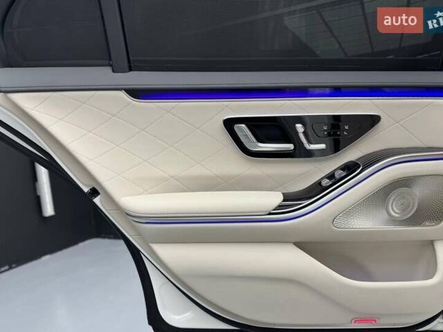 Білий Мерседес С Клас, об'ємом двигуна 3 л та пробігом 2 тис. км за 157700 $, фото 44 на Automoto.ua