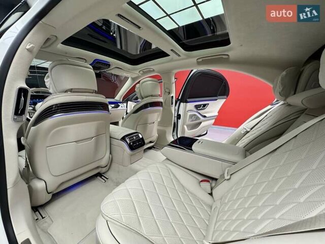 Білий Мерседес С Клас, об'ємом двигуна 3 л та пробігом 2 тис. км за 157700 $, фото 49 на Automoto.ua