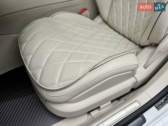 Білий Мерседес С Клас, об'ємом двигуна 3 л та пробігом 2 тис. км за 157700 $, фото 32 на Automoto.ua