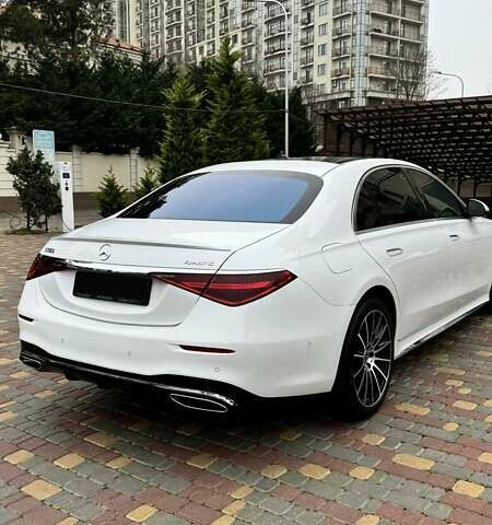 Білий Мерседес С Клас, об'ємом двигуна 3.98 л та пробігом 21 тис. км за 132000 $, фото 5 на Automoto.ua