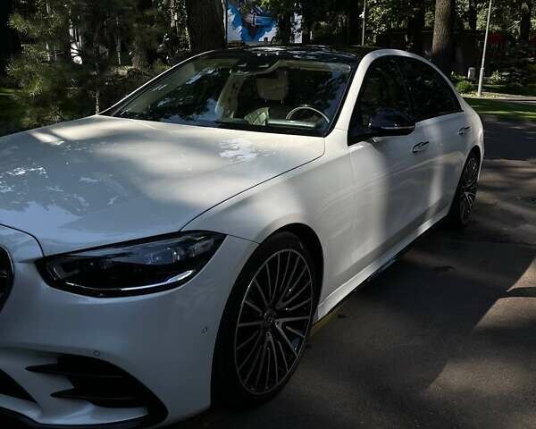 Белый Мерседес С Класс, объемом двигателя 2.93 л и пробегом 42 тыс. км за 150000 $, фото 3 на Automoto.ua