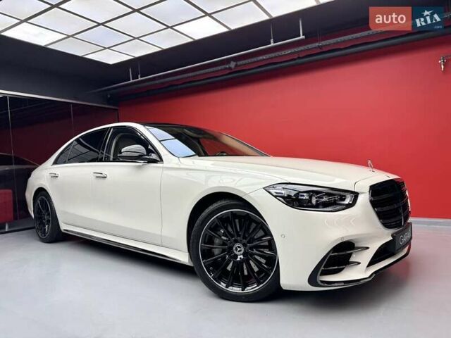 Білий Мерседес С Клас, об'ємом двигуна 3 л та пробігом 2 тис. км за 157700 $, фото 9 на Automoto.ua