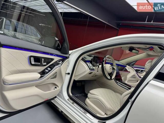 Білий Мерседес С Клас, об'ємом двигуна 3 л та пробігом 2 тис. км за 157700 $, фото 27 на Automoto.ua