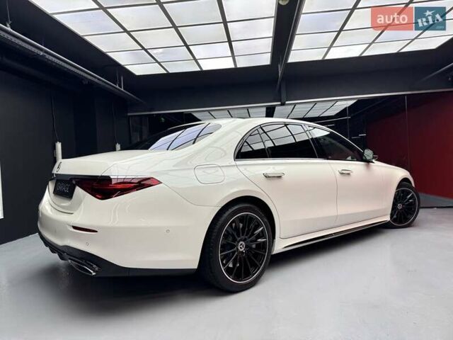 Білий Мерседес С Клас, об'ємом двигуна 3 л та пробігом 2 тис. км за 157700 $, фото 16 на Automoto.ua