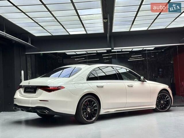 Білий Мерседес С Клас, об'ємом двигуна 3 л та пробігом 2 тис. км за 157700 $, фото 19 на Automoto.ua