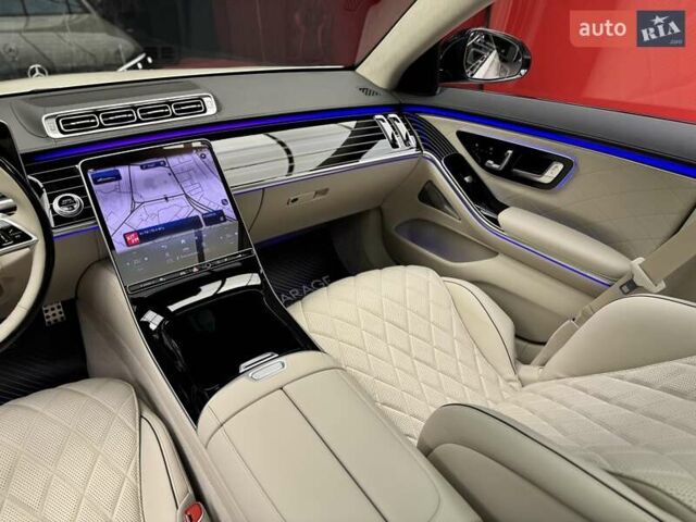 Білий Мерседес С Клас, об'ємом двигуна 3 л та пробігом 2 тис. км за 157700 $, фото 42 на Automoto.ua