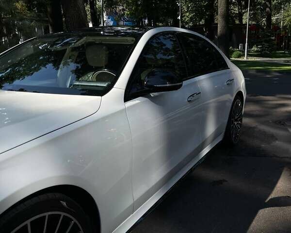 Белый Мерседес С Класс, объемом двигателя 2.93 л и пробегом 42 тыс. км за 150000 $, фото 4 на Automoto.ua