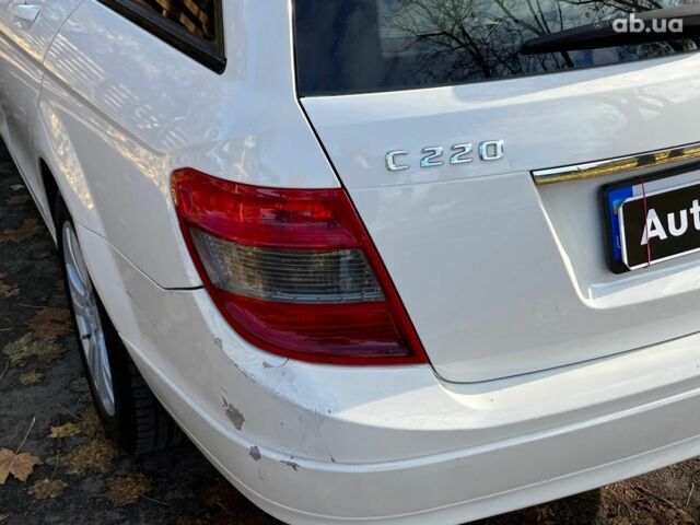 Мерседес С Класс 2010 в Киеве на Automoto.ua Белый Мерседес С Класс, объемом двигателя 2.1 л и пробегом 412 тыс. км за 8990 $, фото 13 на Automoto.ua